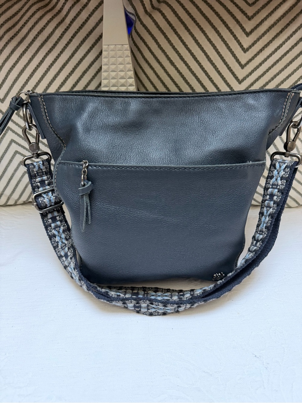 The Sak Navy Leather Crossbody with Detachable Guitar Like Strap - Picture 2 of 12